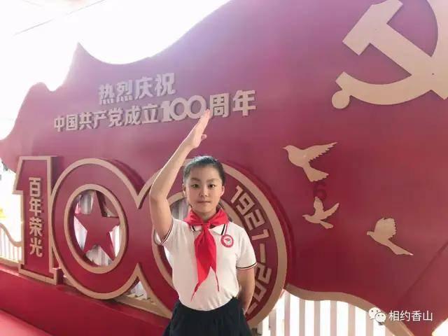 双人跨栏赛跑